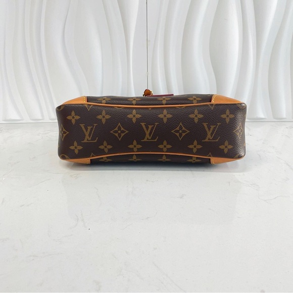 LOUIS VUITTON Odeon PM Hobo Bag Monogram Canvas - Picture 4 of 11